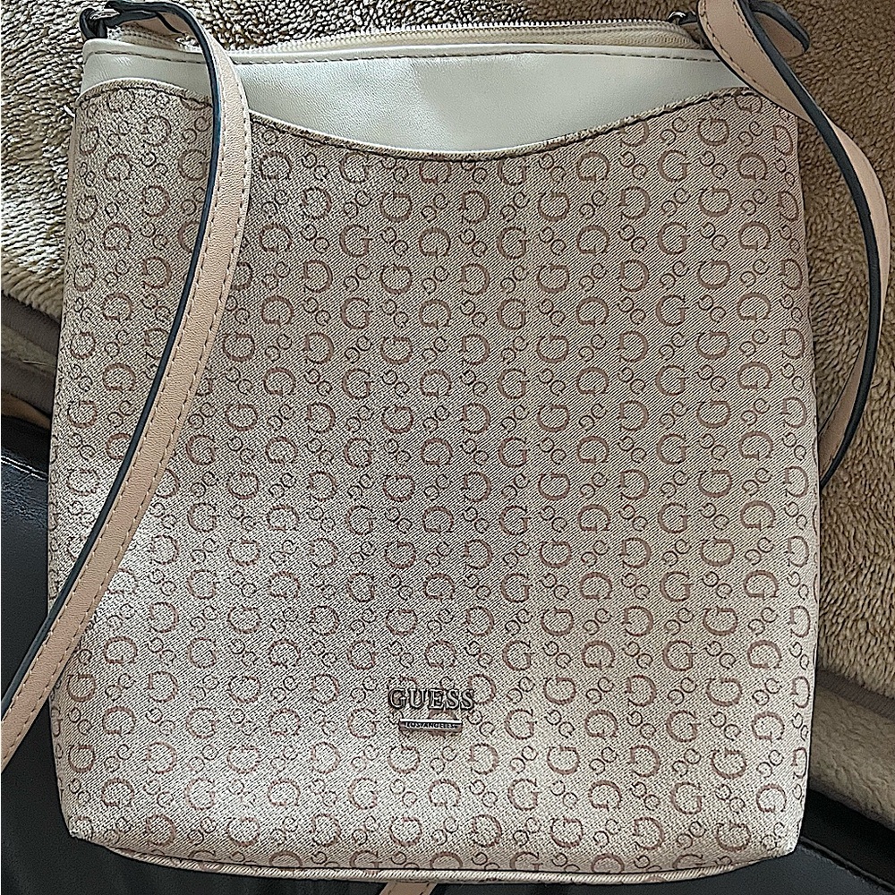 G U E S S CROSSBODY